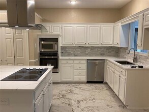 5556 Bentwood Trail in Dallas, TX - Building Photo - Building Photo