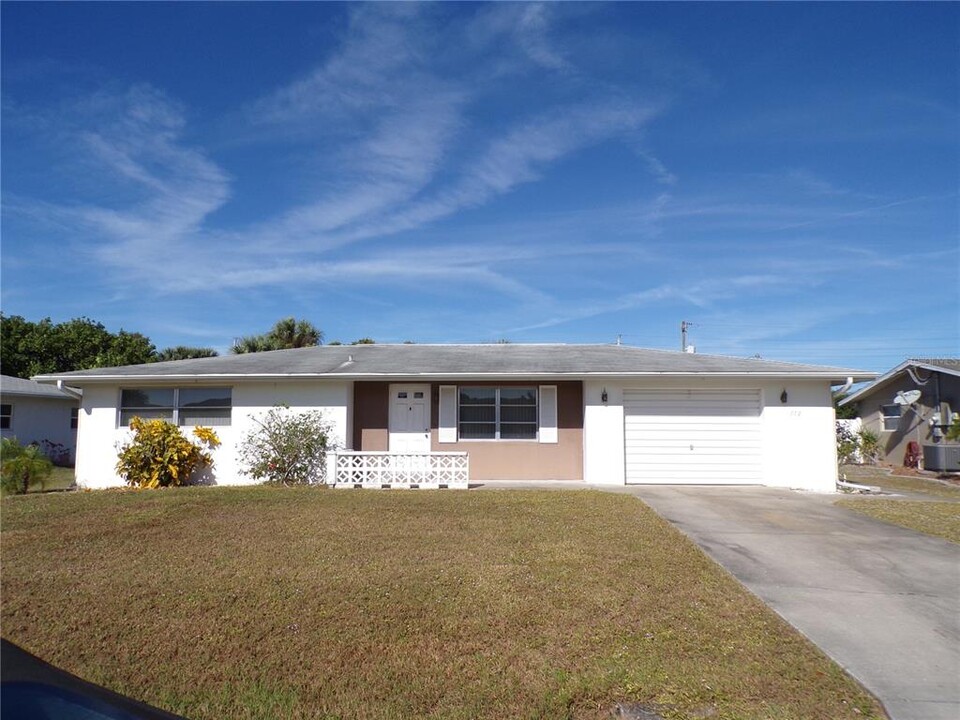 772 S Ellicott Cir in Port Charlotte, FL - Building Photo