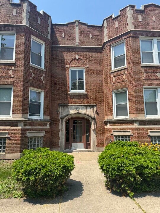 7300 S Vernon Ave in Chicago, IL - Building Photo