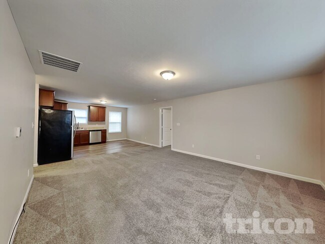 906 W Clinton St in Danville, IN - Foto de edificio - Building Photo