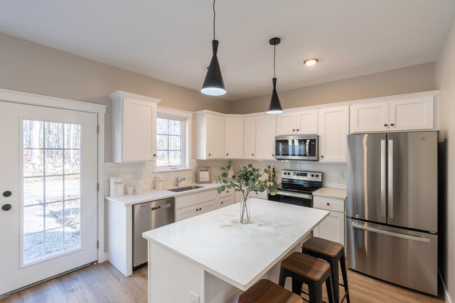 MCO Lancaster Cottages in Lancaster, MA - Foto de edificio - Interior Photo