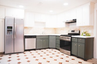 182 Kittredge St in Boston, MA - Building Photo - Building Photo