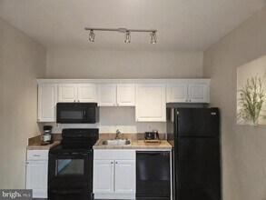 246 S St Clair St in Pittsburgh, PA - Foto de edificio - Building Photo