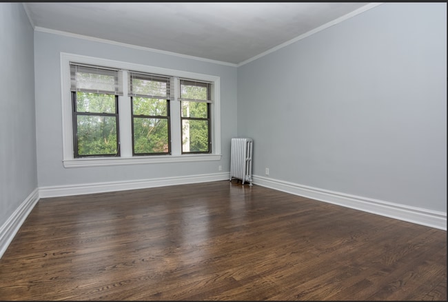 121 E 71st St, Unit 121-2 in Chicago, IL - Foto de edificio - Building Photo