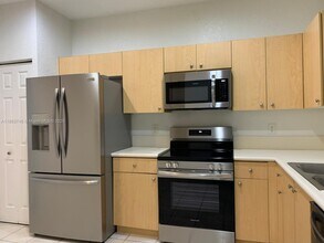 3843 Pond Apple Dr in Weston, FL - Building Photo - Building Photo