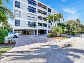 5495 NE 25th Ave, Unit 304 in Fort Lauderdale, FL - Building Photo