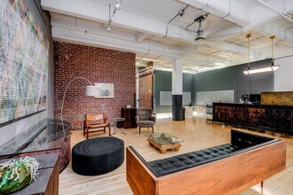 1850 E Industrial St, Unit 706 in Los Angeles, CA - Building Photo - Building Photo