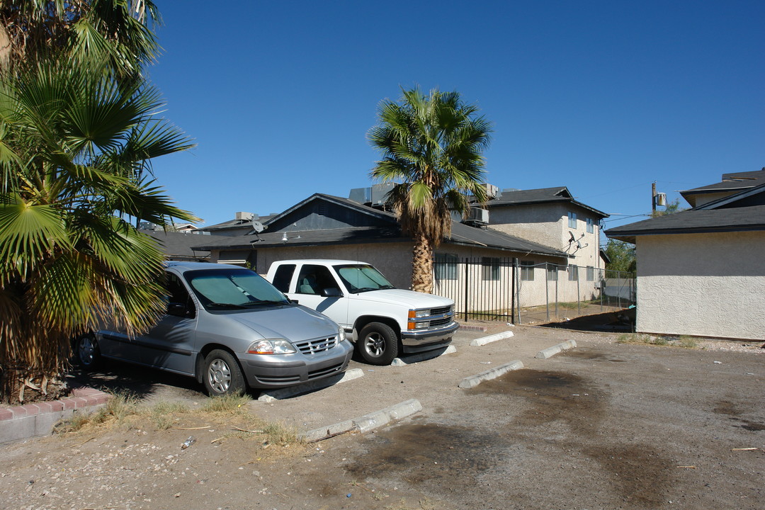 1421 Henry Dr in Las Vegas, NV - Foto de edificio