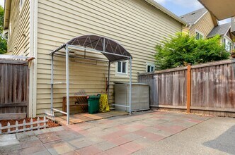 9408 35th Ave SW in Seattle, WA - Building Photo - Building Photo