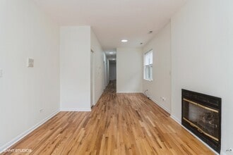 1440 N Washtenaw Ave, Unit 2 in Chicago, IL - Foto de edificio - Building Photo