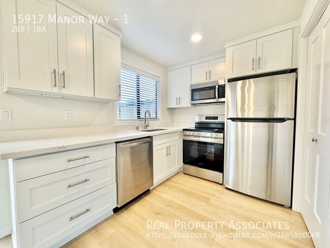 15917 Manor Way in Lynnwood, WA - Building Photo - Building Photo