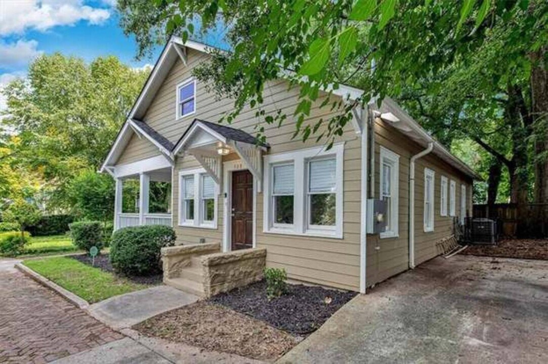 508 Lawton St SW in Atlanta, GA - Building Photo