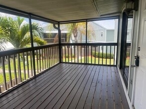 1132 Breezy Way, Unit 2H in Sebastian, FL - Building Photo - Building Photo
