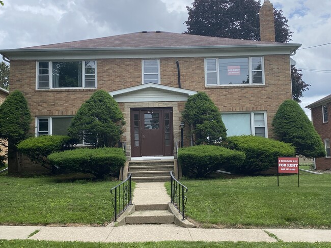 1119 Chandler St, Unit #3