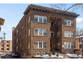 1917 Emerson Ave S in Minneapolis, MN - Foto de edificio - Building Photo