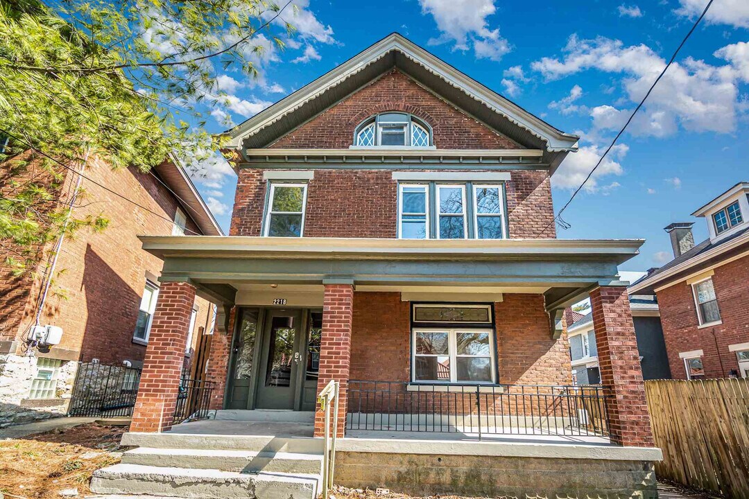 2218 Scott St in Covington, KY - Building Photo
