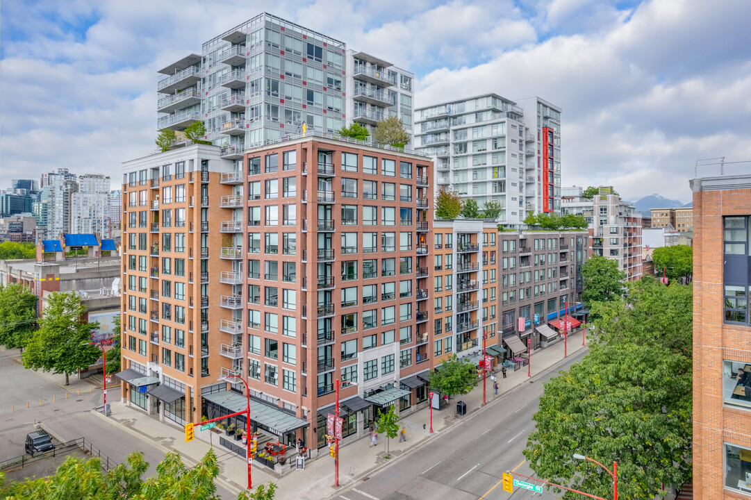 BLUESKY Chinatown in Vancouver, BC - Building Photo