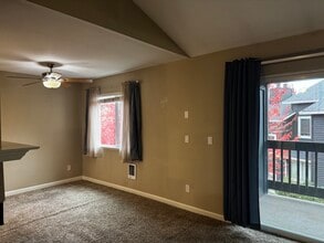 9530 SW 146th Ter, Unit S-8 in Beaverton, OR - Building Photo - Building Photo