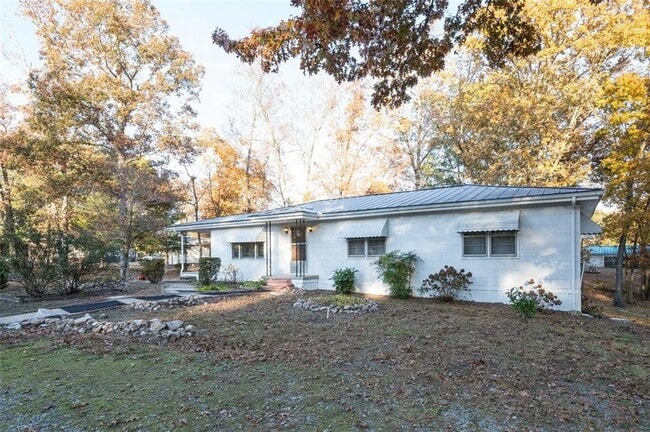 6822 Wallis Rd in Lithia Springs, GA - Building Photo - Building Photo