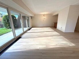 21 Swatling Rd in Latham, NY - Building Photo