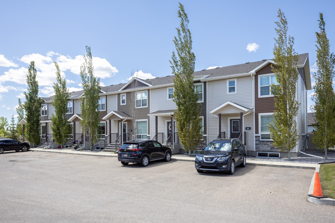 Verento Towns in Red Deer, AB - Building Photo