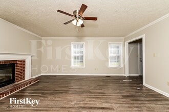 215 Brooks Dr in Stockbridge, GA - Building Photo - Building Photo