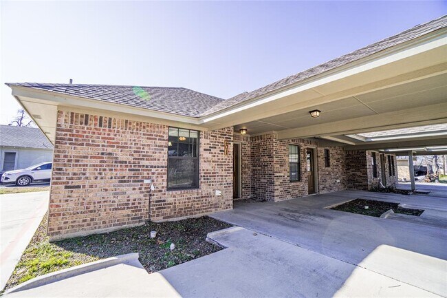 663 W Tarleton in Stephenville, TX - Building Photo - Building Photo