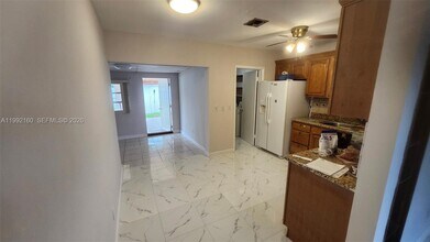 1935 SW 67th Terrace in North Lauderdale, FL - Building Photo - Building Photo