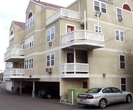 Pinehurst Apartments in Billings, MT - Foto de edificio - Building Photo