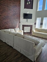 1211 Lark Ln in Richmond, TX - Foto de edificio - Building Photo