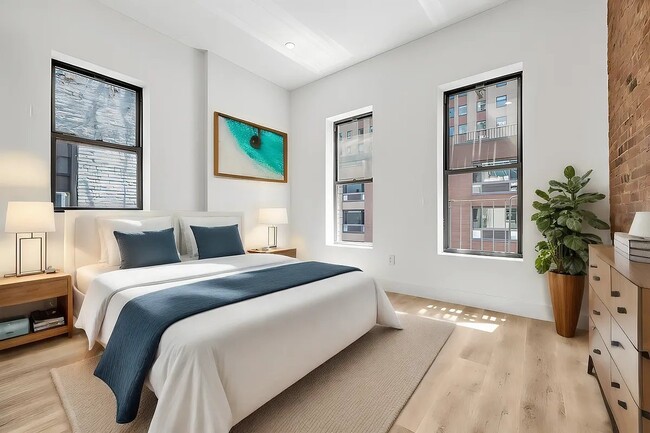 314 W 51st St in New York, NY - Building Photo - Building Photo