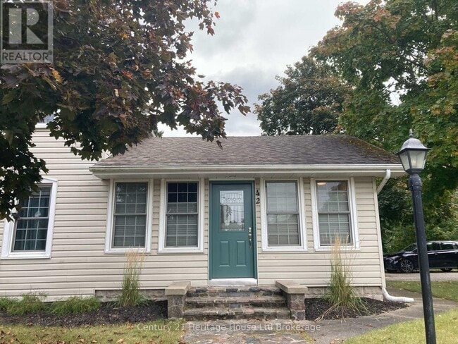 property at 42 Potters Rd N