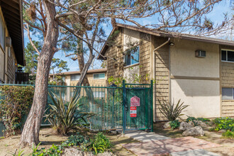 3050 S Bristol St in Santa Ana, CA - Building Photo - Primary Photo
