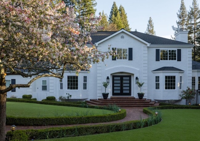 10 Meadow Ln in Atherton, CA - Building Photo - Building Photo