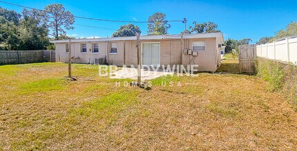 1332 Warrington Wy in Tampa, FL - Foto de edificio - Building Photo