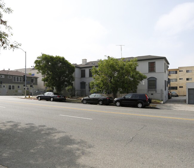 801 S St Andrews Pl in Los Angeles, CA - Foto de edificio - Building Photo