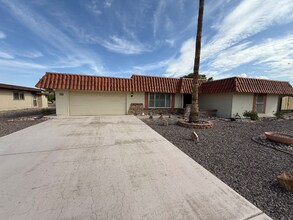 11022 W Boswell Blvd in Sun City, AZ - Building Photo - Building Photo