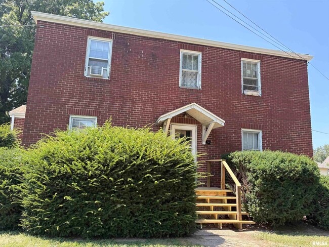 property at 2317 W Kellogg Ave