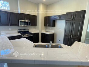 42550 Blossom Dr in Lancaster, CA - Building Photo - Building Photo