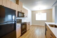 Cascade Place Apartment Homes in Molalla, OR - Foto de edificio - Building Photo