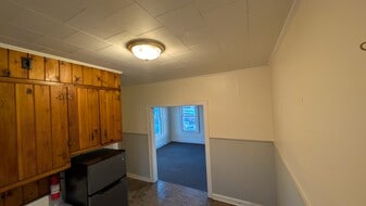 65 Main St, Unit Unit 2 in South Bound Brook, NJ - Building Photo