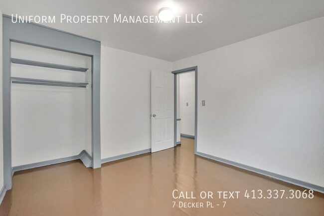 property at 7 Decker Pl
