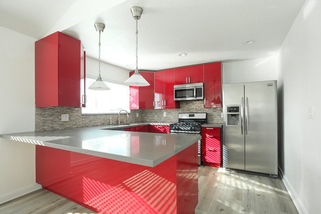 405 Brooks Ave in Los Angeles, CA - Building Photo - Building Photo