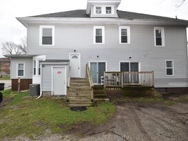 111-113 West St in Mishawaka, IN - Building Photo