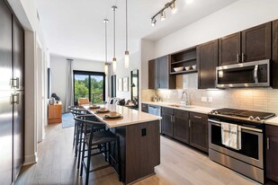 Cortland M-Line in Dallas, TX - Building Photo