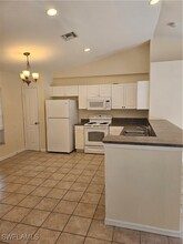 4913 Bywood St in Lehigh Acres, FL - Foto de edificio - Building Photo