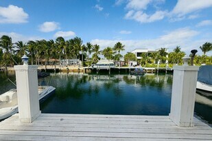 1987 NE 123rd St in North Miami, FL - Building Photo