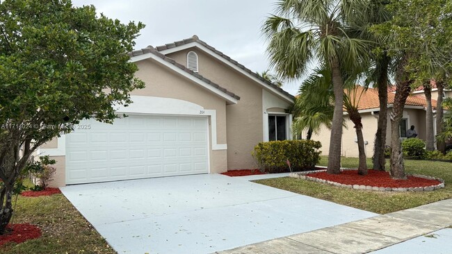 204 SW 180th Ave in Pembroke Pines, FL - Building Photo - Building Photo