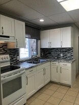 10008-10114 114 St NW in Edmonton, AB - Building Photo