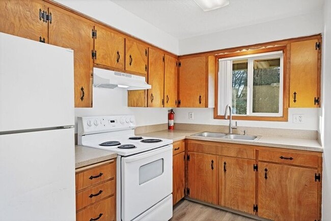 property at 740 SE Cedar St